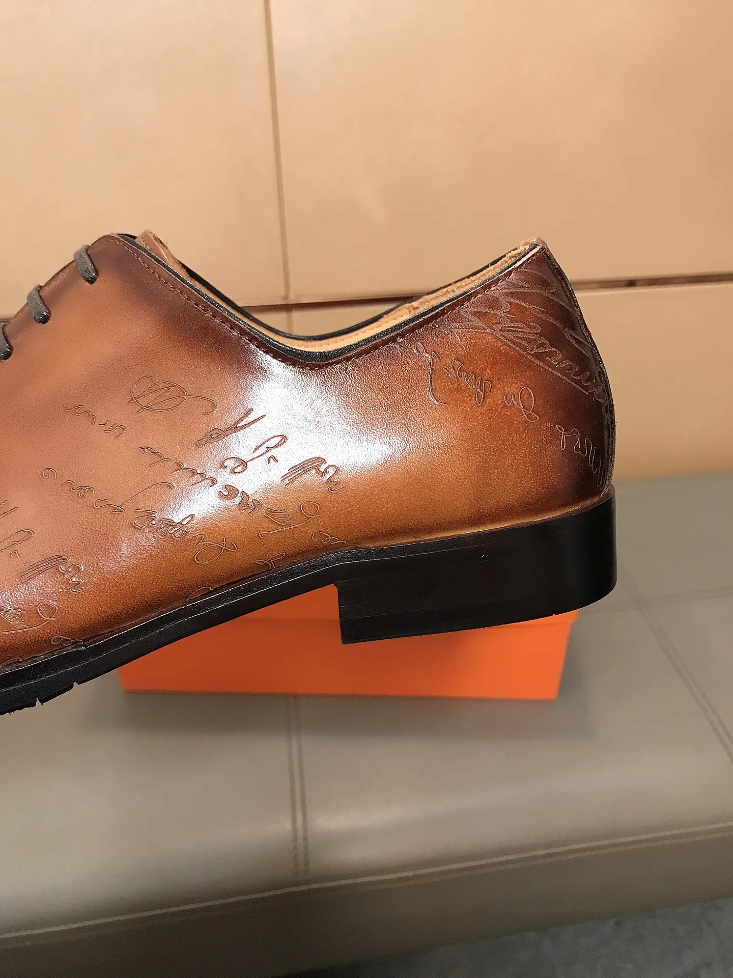 Factory price 560 💎💎👉👉[LV Louis Vuitton] The latest men's casual business leather shoes 🇨🇳, new model opening 💯 Made of cowhide imported from Italy, luxurious leather lining, wear-resistant outsole, soft and comfortable 🌴 High-end atmosphere, the first choice for high-class men 🍍38-44